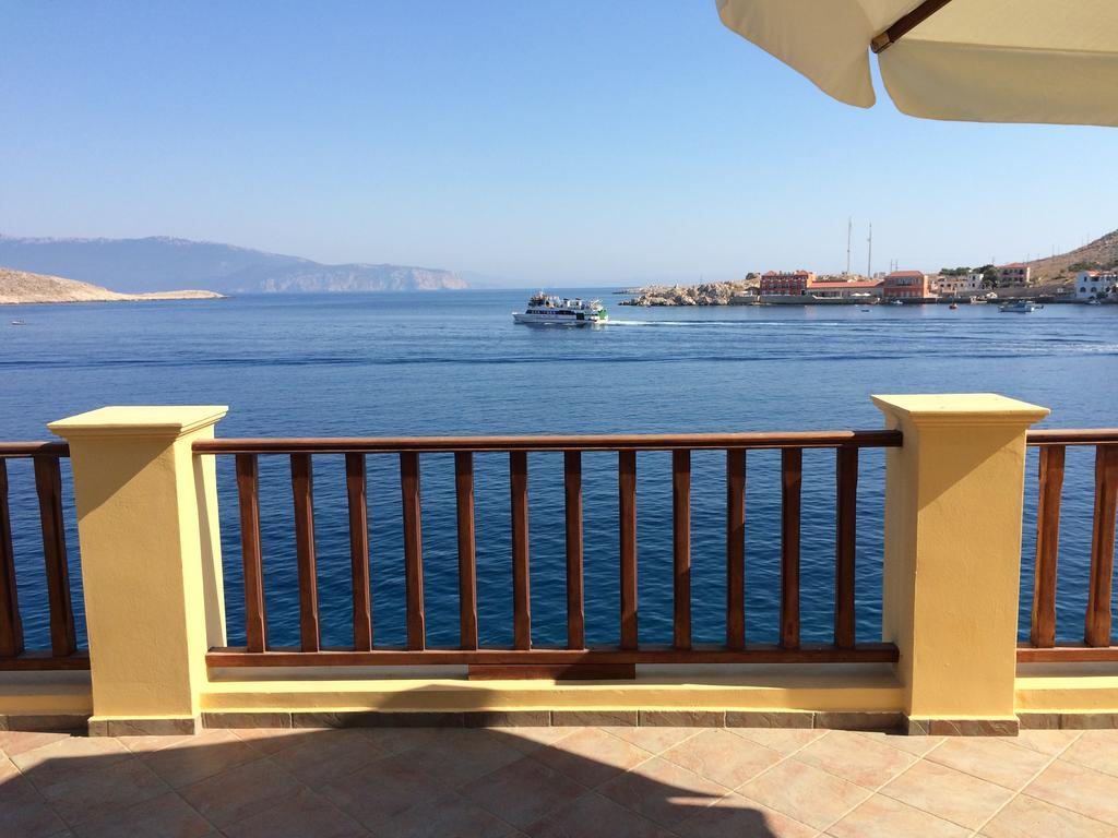Villa Amalia Chalki Town Extérieur photo