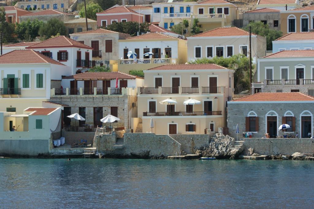 Villa Amalia Chalki Town Extérieur photo