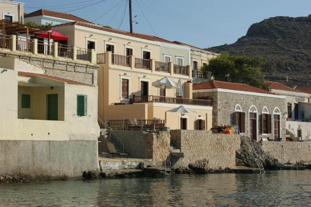 Villa Amalia Chalki Town Extérieur photo