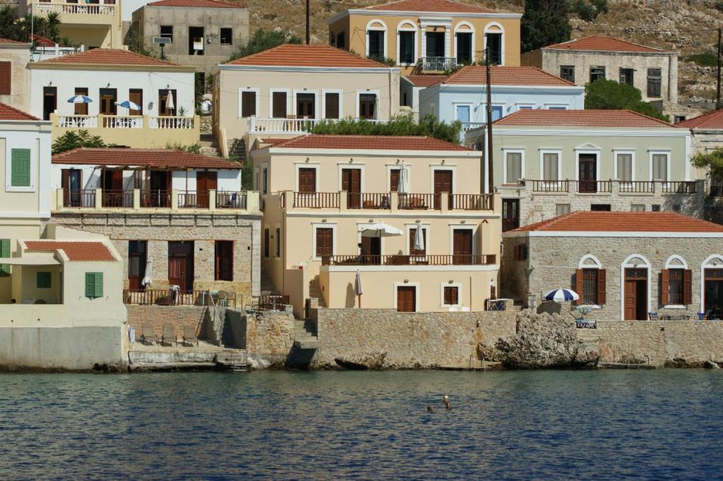 Villa Amalia Chalki Town Extérieur photo