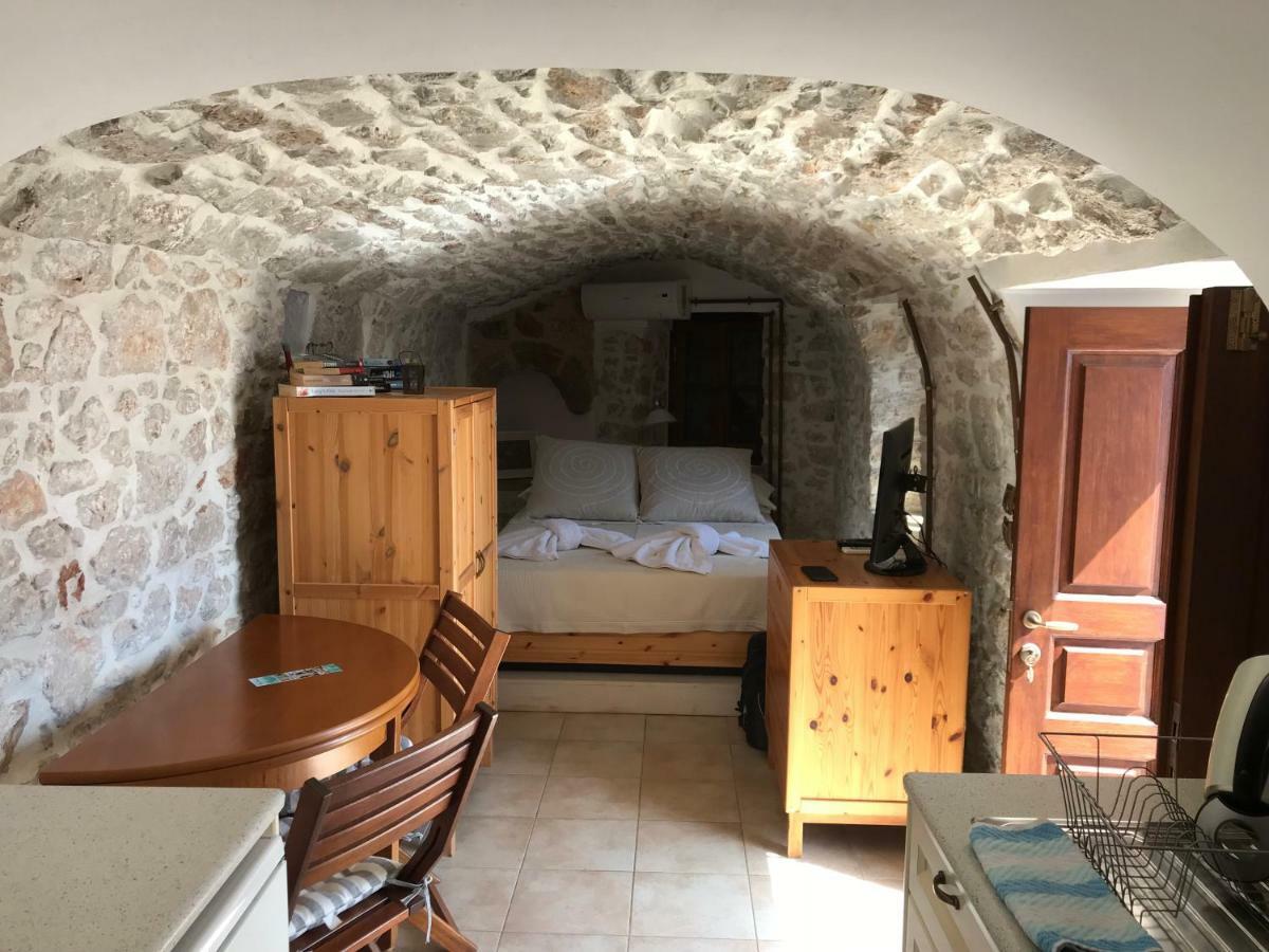Villa Amalia Chalki Town Extérieur photo
